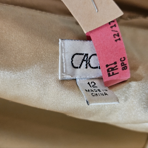 Beautiful gold beaded halter style evening dress - Picture 6 of 10